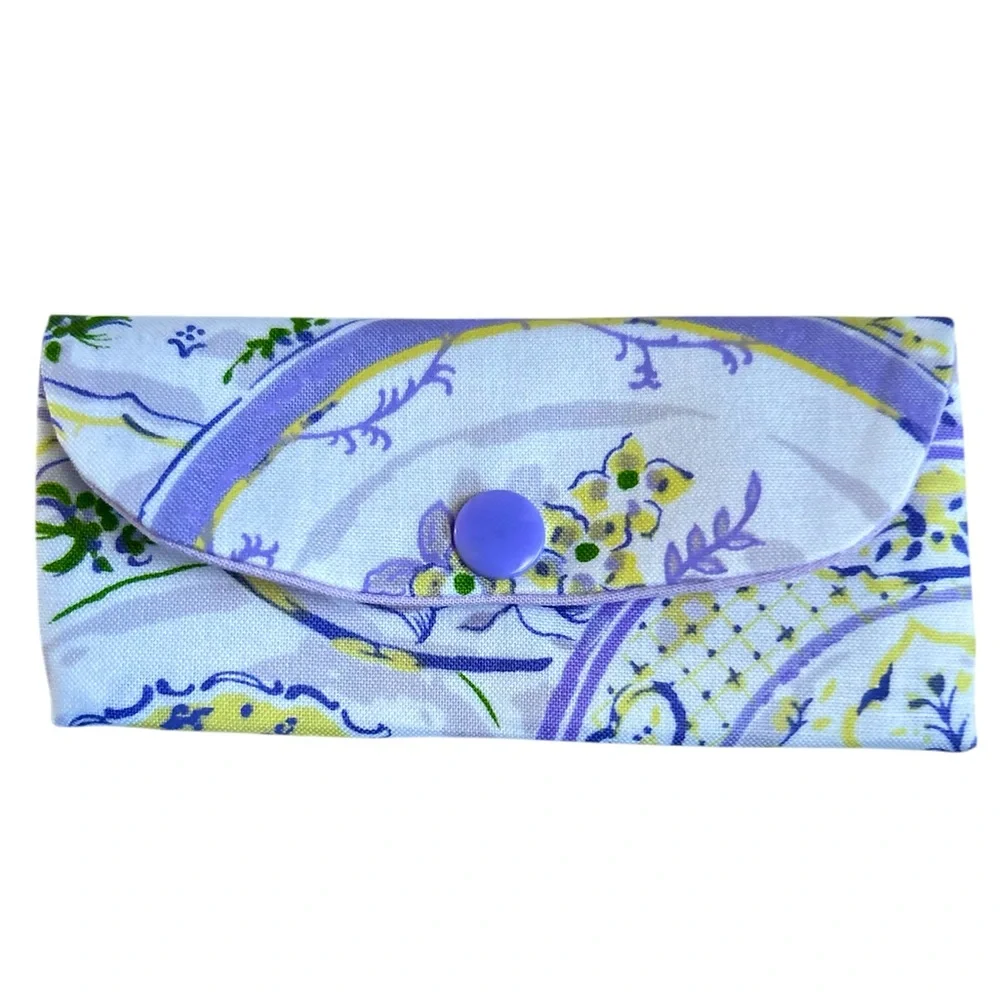 HAND CRAFTED Colorful Floral Fabric 100% Cotton Lipstick Cozy Pocket Holder - Picture 1 of 7
